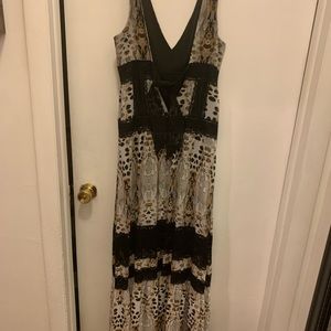 Maxi bebe dress
